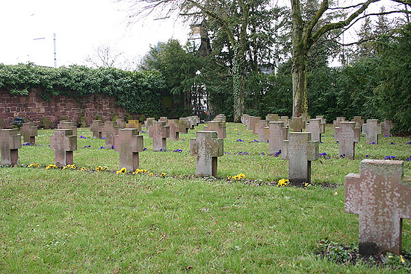 Gräberfeld für Zwangsarbeiter auf dem Karlsruher Hauptfriedhof 2016