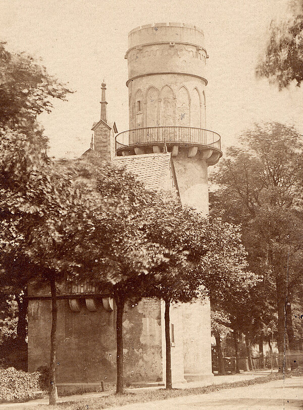 Gotischer Turm im Erbprinzengarten, erbaut 1802/03, abgebrochen 1866 wegen des Durchstichs der Lammstraße bis zur Kriegsstraße