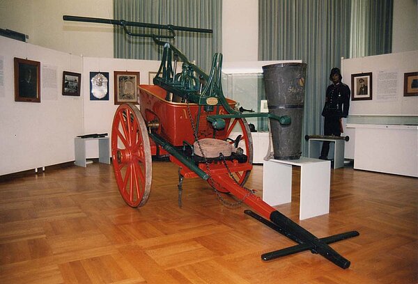 Durlacher Stadtspritze im Pfinzgaumuseum, Foto 1986