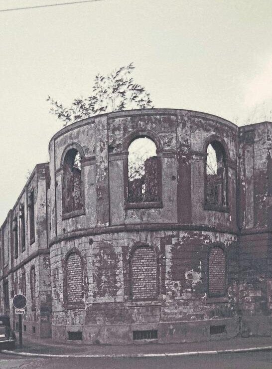 Nach dem Krieg prägten Ruinen das Quartier.