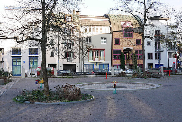 Auf Initiative des Deutschen Werkbundes entstanden im Dörfle Stadthäuser von unterschiedlichen Architekturbüros