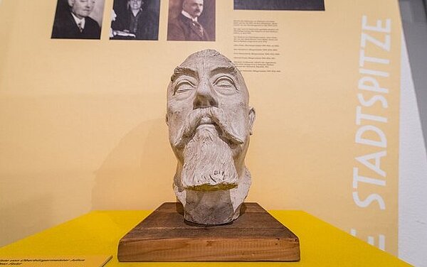 Porträtbüste von Oberbürgermeister Julius Finter (1872-1941) von Otto Feist (Leihgabe Städtische Galerie Karlsruhe), Gustai/pixelgrün