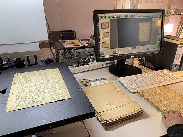 Digitalisierung von Akten im Stadtarchiv
