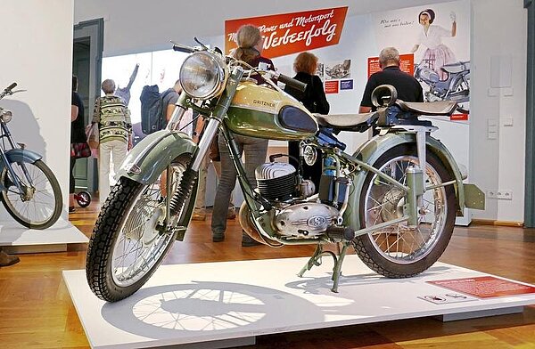 „Rassig, kraftvoll, schön“ – mit derart klangvollen Adjektiven belegten die Werbetexter bei Gritzner die Mopeds und Motorräder aus Durlacher Produktion