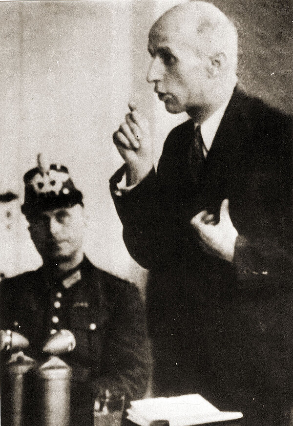 Reinhold Frank bei seinem Prozess vor dem Volksgerichtshof 1945