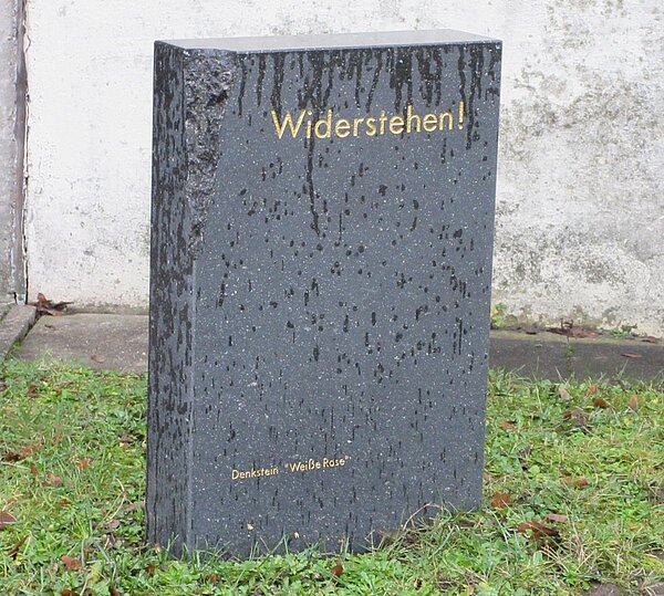 Ansicht des Denkstein Weiße Rose