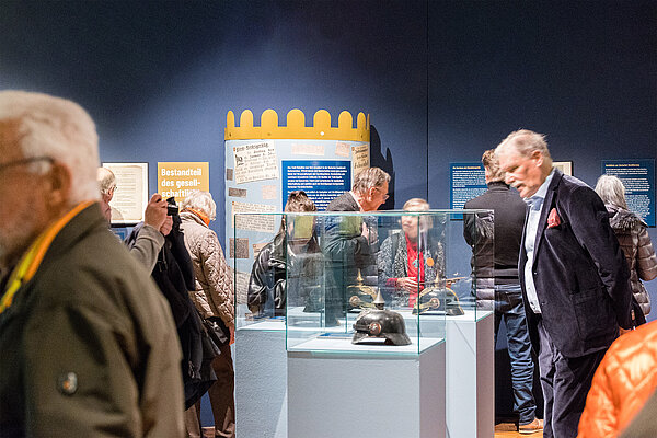 Blick in die Sonderausstellung „Als die Karlsburg Kaserne war. Das Badische Train-Bataillon Nr. 14 in Durlach" im Pfinzgaumuseum