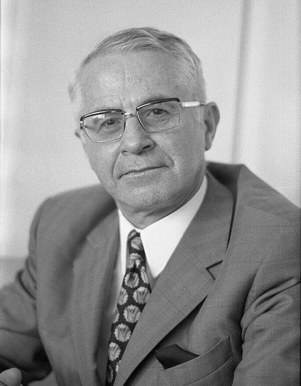 Porträtfoto Robert Suhr 8. Mai 1971