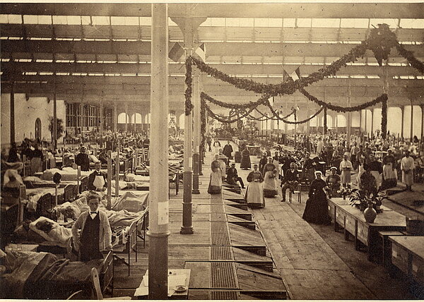 Rotkreuzschwestern im Kriegslazarett Karlsruhe 1870/71