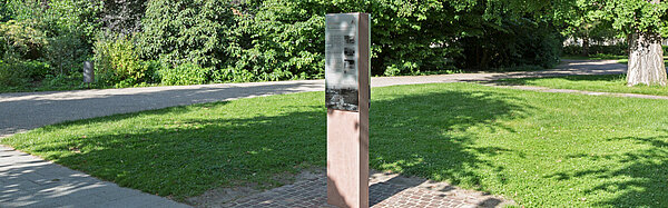 Stele zur Bücherverbrennung auf dem Schlossplatz 2013