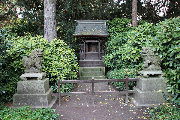 Schinto-Schrein mit Schutzlöwen aus Nagoya