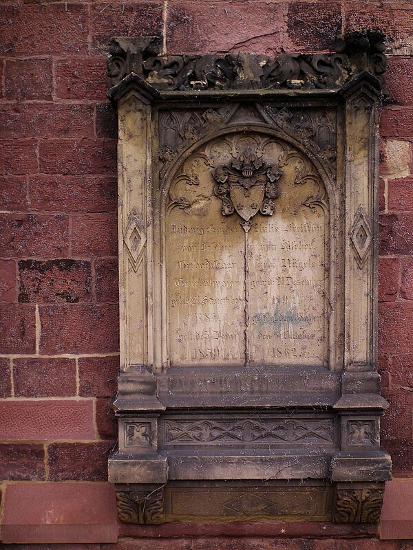 Grabdenkmal Ludwig Freiherr von Fischer und Julie Freifrau von Fischer