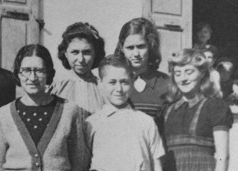 Hanne Hirsch (2. von rechts) und Manfred Goldberger (3. von rechts), links Juliette Usach 