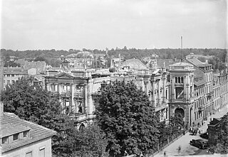 Im Zweiten Weltkrieg wurde das Prinz-Max-Palais 1944 durch Fliegerbomben stark zerstört