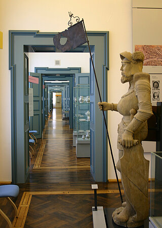 Ritterfigur "Karle mit der Tasch" im Pfinzgaumuseum