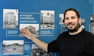Lenkt den Blick zurück: Eric Wychlacz ist Archivar im Karlsruher Stadtarchiv und unter anderem für den Bereich Archivpädagogik und -vermittlung zuständig.